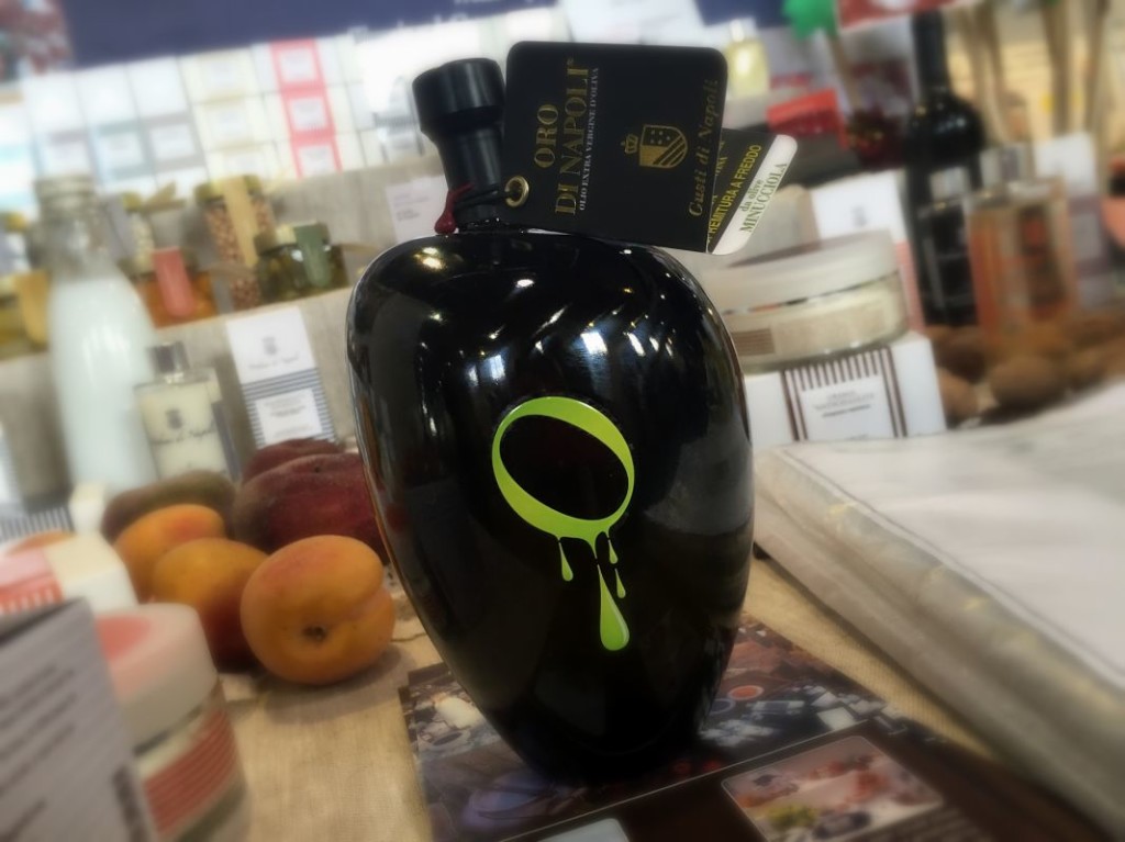 bottle for beauty and food products